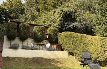 Caterham 3 Bed House, Free on street Parking - Photo 27