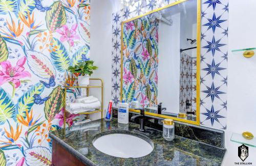 The Stallion #209 - Walk to Museums, Luxe Loft with free gated & covered parking - Foto 6