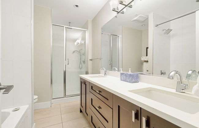 Embrace Serenity Luxe 2BR Suite - Photo 42