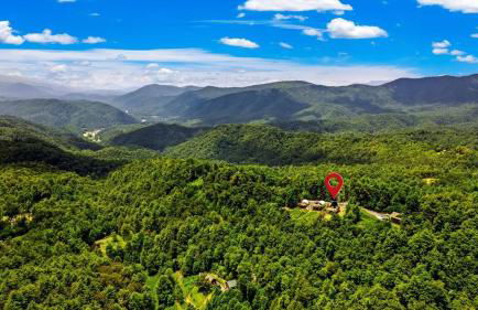 Modern A-Frame Cabin with Breathtaking Views of the Smoky Mountains, Perfect for Families or Groups - Foto 10