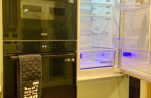 Group Contractor Stay 3 Bed House Bedford Parking WiFi - Foto 32