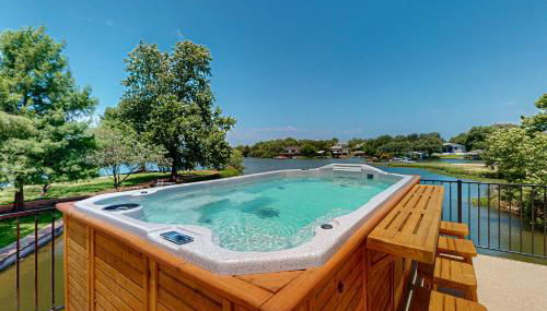 Luxurious Retreat on Lake LBJ Pool, Hot Tub, Dock - Foto 4