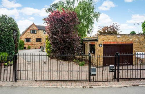 Riverside 4 Bedroom House Wraysbury Staines - Foto 34