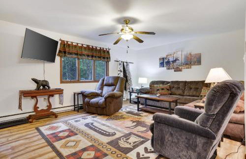 Serenity and Fun all in one in this Cozy Pocono Cabin - Foto 9