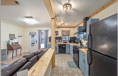 Historic Carriage House Downtown 2 bedroom 1 bath - Foto 17