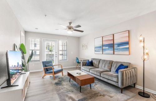 Spacious 2BR King Suites w Pool, Gym, Laundry - Close to Downtown - Foto 17