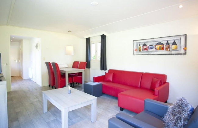 Cozy Chalet in a Holiday Park - Foto 8