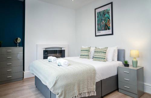 Anfield House - Liverpool Retreat 7 Bedroom Home - Photo 28