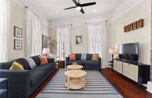 Marigny BD Surrounded by Music Food and Art - Foto 2