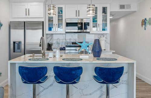 Sunset Paradise - Find yourself in Tampa - Photo 18