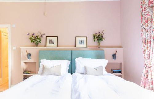 Manor Estate - Two Accommodation Wings - Sleeps 14 - Foto 40