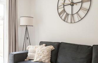 Runcorn Spacious Modern 3 bedroom House, 4 beds, On site Parking, Long stay deals - Foto 16