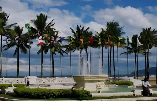 Belo Apto no Gonzaga - uma quadra da praia - Foto 9