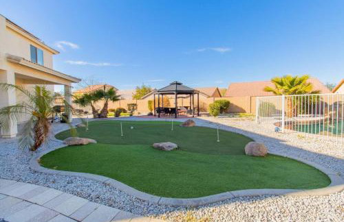 Heated Pool • Mini Golf • Huge Backyard • King Bed - Foto 31