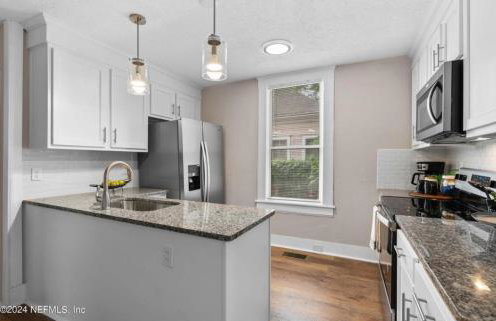 Riverside Craftsman with 3 beds and 3 baths, Pet friendly, Great neighborhood - Foto 13