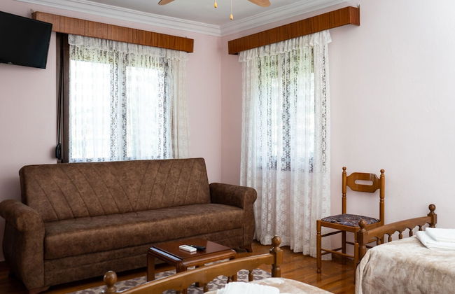 Fani's House Under Meteora - Photo 2