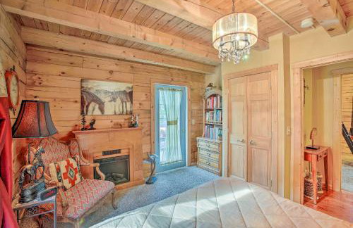 Resort Cabin with Fire Pit Golf, Hike and Play! - Foto 13