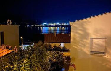 Apartment Tina, Modern, Private SeaView Outdoor Terrace, BBQ, close to beach, 2 bedrooms - Photo 23