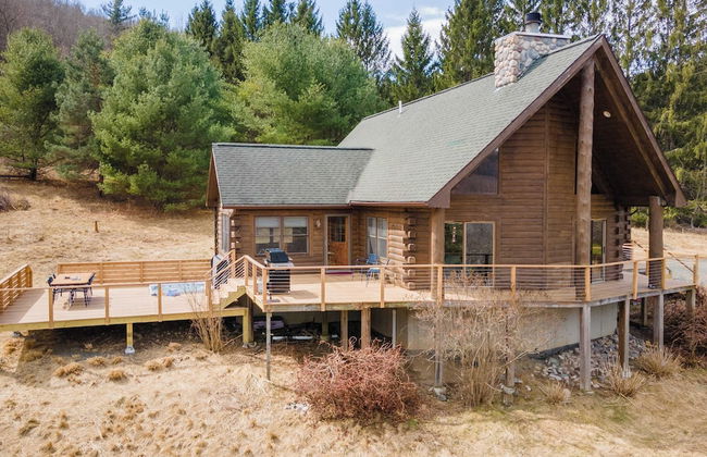 Secluded w/ Deck Views, Hot Tub, & Ping Pong Hudson in the Berks by Avantstay - Foto 47