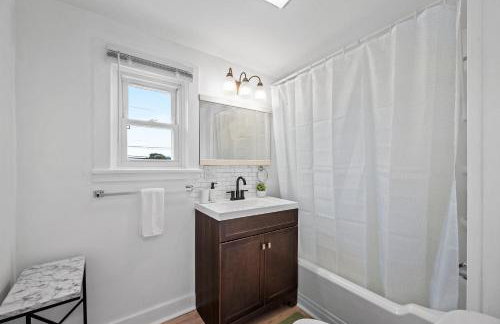 Slick&Spacious 2 Bdr Apt Natrona Hts - Photo 22