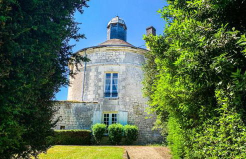 2 Bedroom Stunning Home In Chinon - Foto 1