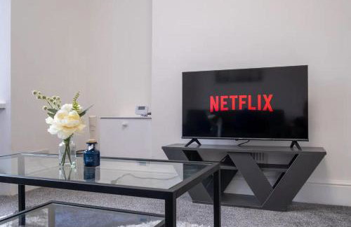 Recently renovated stylish home parking - Pass the Keys - Photo 6