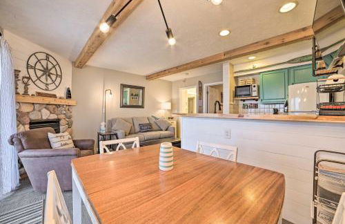 Updated Onekama Resort Condo on Portage Lake! - Foto 8