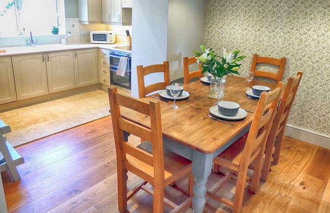 Woodbine Cottage - Photo 11