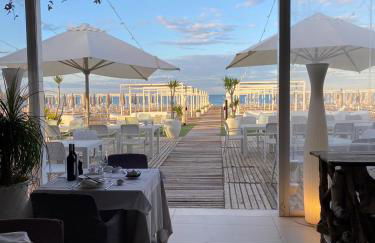 AQUA RESORT GIULIANOVA - Houseboat Experience - Photo 19