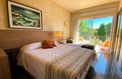 Villa Sitges El Ranch Amaizing Outdoor Areas Beaches at 5 minutes walk Sitges at 15 min drive AC Pool Jacuzzi & Garden XXL - Photo 28