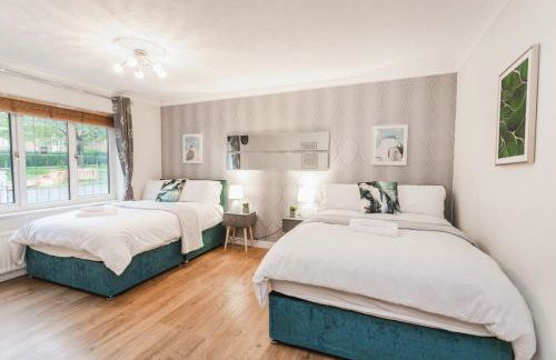 Elegant 5-Bed Home, Families & Friends, Sleeps 6, Parking, Free Wi-Fi - Foto 19