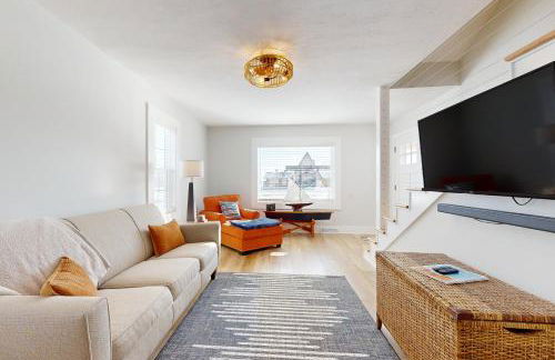 Walk to Beach and Dtwn East Tawas! Lake-View Retreat - Foto 4