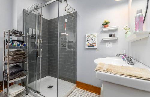 The Dubuque House - Historic Downtown Location! - Foto 16