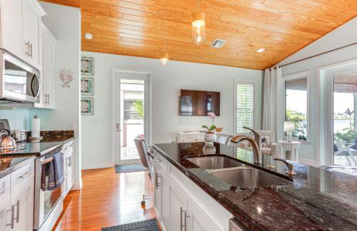 Waterfront Stuart Oasis with Hot Tub and Dock! - Foto 9