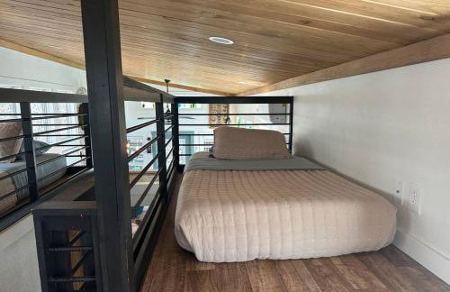 Blueberry Farm Cottage, Hot Tub, Creek, Game Room - Foto 34