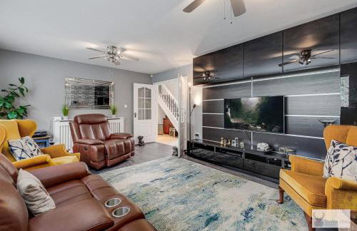 Silver Stag Properties Large 4 bed Property - Photo 27