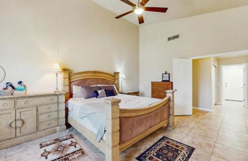 Private Pool, Yard and Pool Table! Avondale Abode - Foto 15