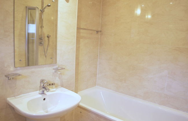 Dreamhouse Holyrood Apartments - Photo 10