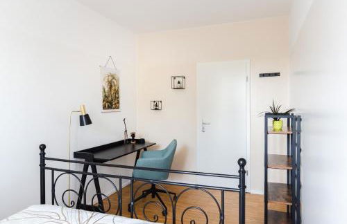 Hybrid Work-Play Retreat - 2BR, 1B central Kreuzberg - Foto 27