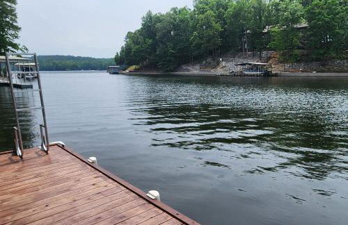 Waterfront Lake Coronado Home with Deck and Views - Foto 27