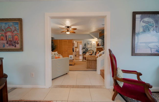 The Secret Garden Home Close to Beach, Shops, Restaurants, Pet Friendly, Close to Lucerne Ave! - Foto 20