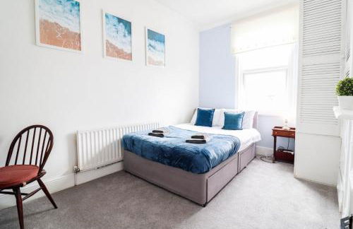 Spacious 4-Bed Home, Perfect Stay with Free WiFi - Foto 71