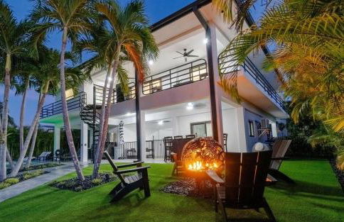 Villa Franchella - Waterfront Luxury Home, Pool, 45 Dock - Foto 49