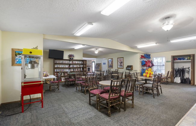 Serene Escape at Table Rock Lake - Photo 32