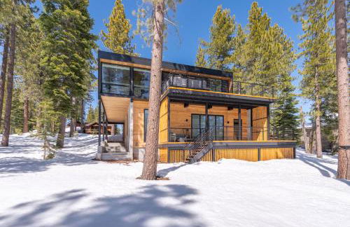 Modern Eco Retreat with Hot Tub and Views - Foto 26