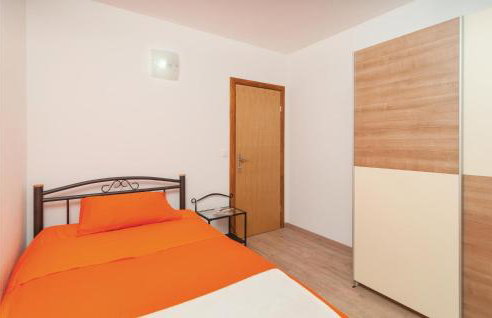 Five-Bedroom Holiday Home In Donji Humag - Photo 27