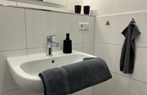 Jellys Apartment - 70qm - Balkon - Küche - Parken - 2x smart TV - King Size Bett - nur 5min zum Europa Park - Foto 53