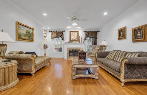 LakeFront | HotTub | Dock | 4BD4.5BA | FreeParking - Foto 32