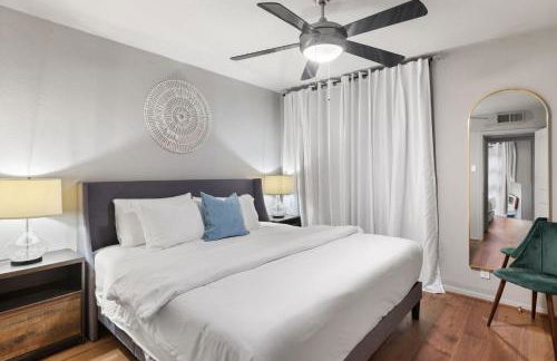 Upscale Dallas Condo Pool, Sauna & Cold Plunge - Foto 9