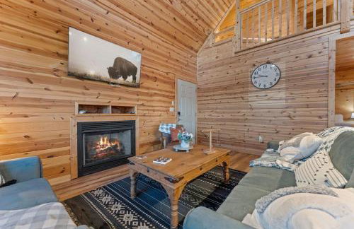 Cabin 5 Mtn View Cabin Near River with Hot Tub and Fire Pit - Foto 9